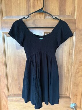 Hollister Black Short-Sleeve Smocked Bodice teen romper size small